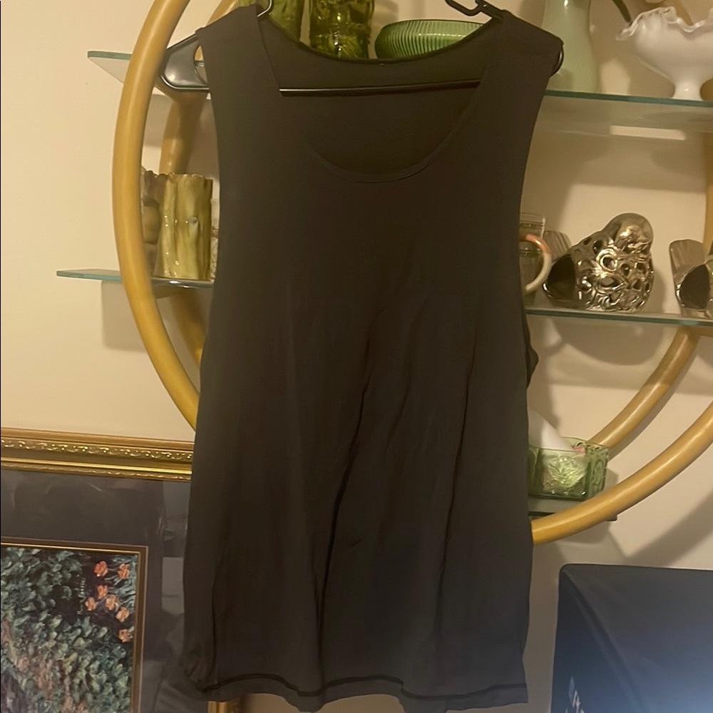 Lululemon Women's Black Sleeveless Top 000643